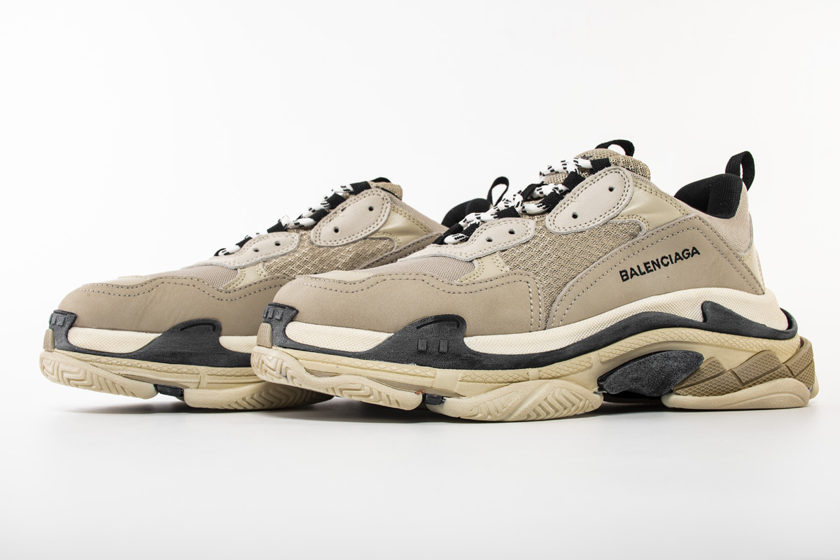 balenciaga triple s vanilla